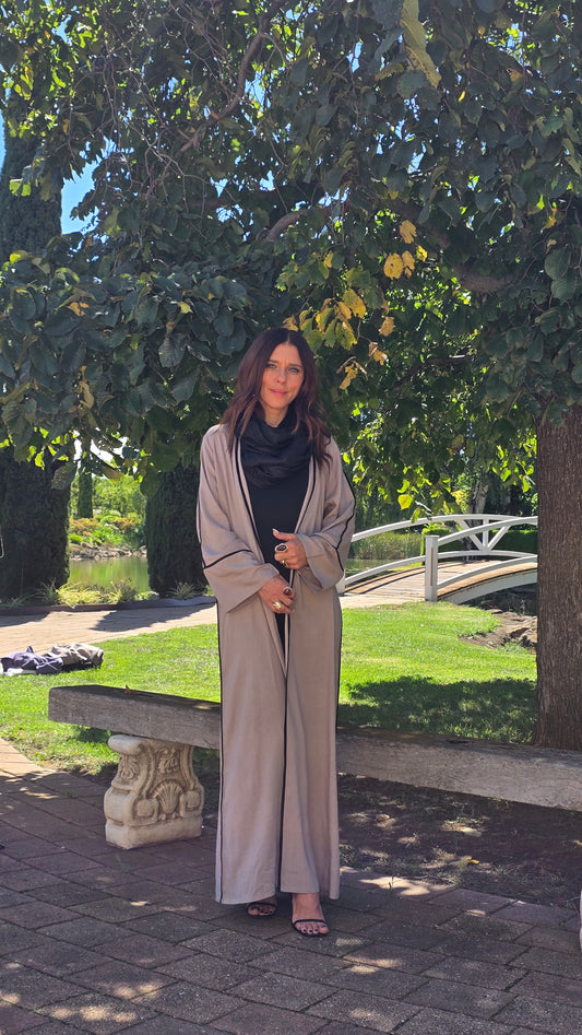 Desert Elegance Open Linen Abaya