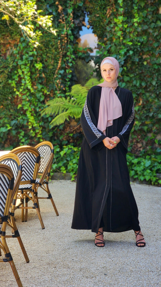 Noir Signature Sleeves Abaya